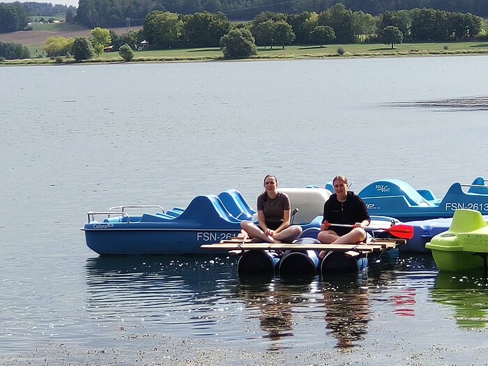 Es schwimmt … … und es trägt uns!